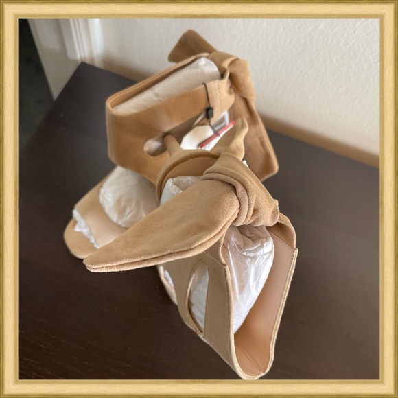 Zara Woman Genuine Suede Leather, buttery soft stilettos - Picture 2 of 7